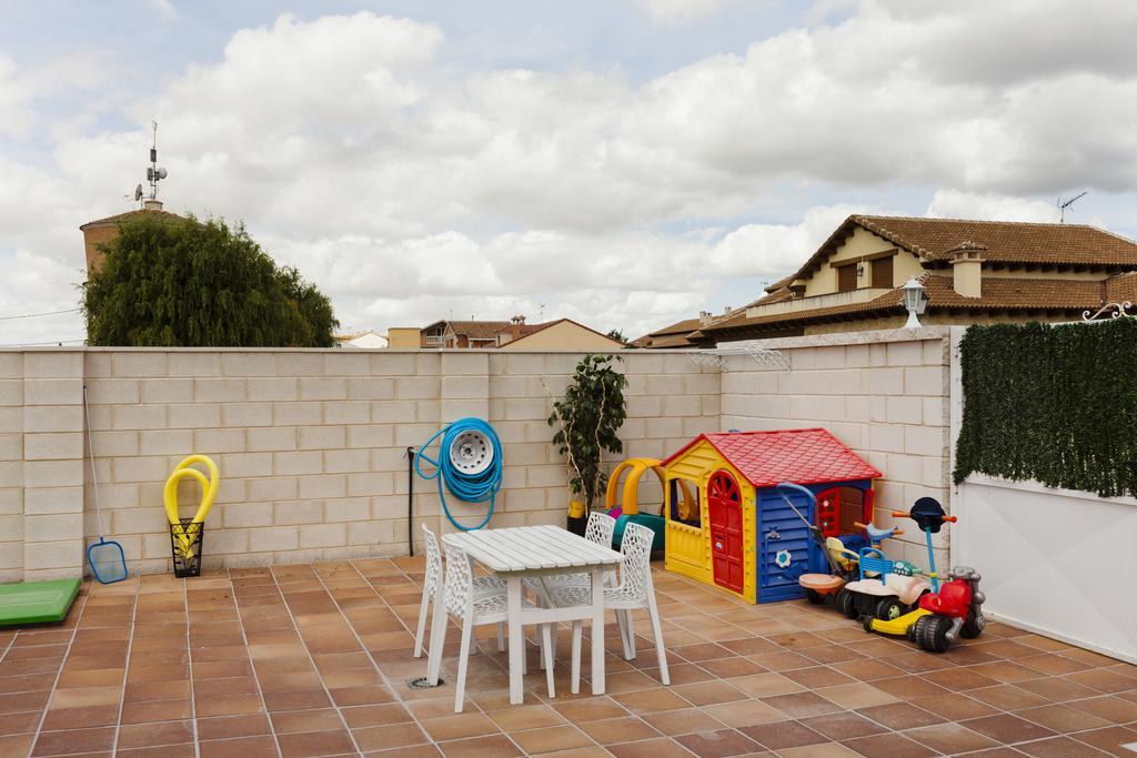 Vila Tiara Vacaciones Nava de la Asuncion Exteriér fotografie