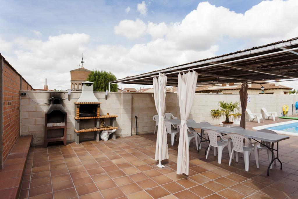 Vila Tiara Vacaciones Nava de la Asuncion Exteriér fotografie