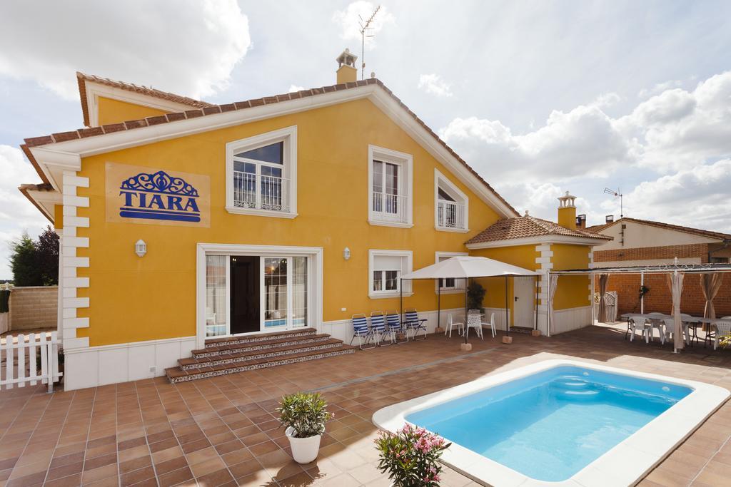 Vila Tiara Vacaciones Nava de la Asuncion Exteriér fotografie