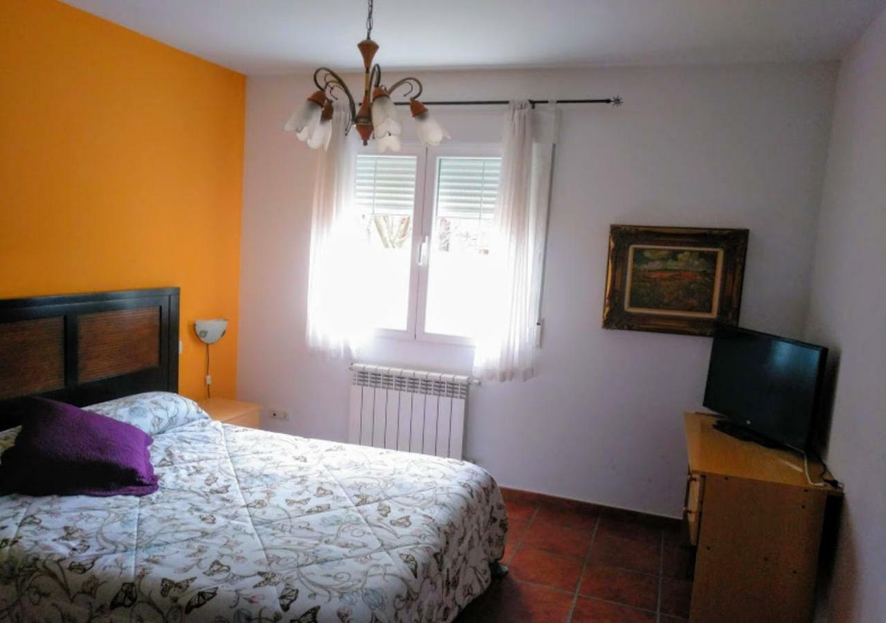 Vila Tiara Vacaciones Nava de la Asuncion Exteriér fotografie