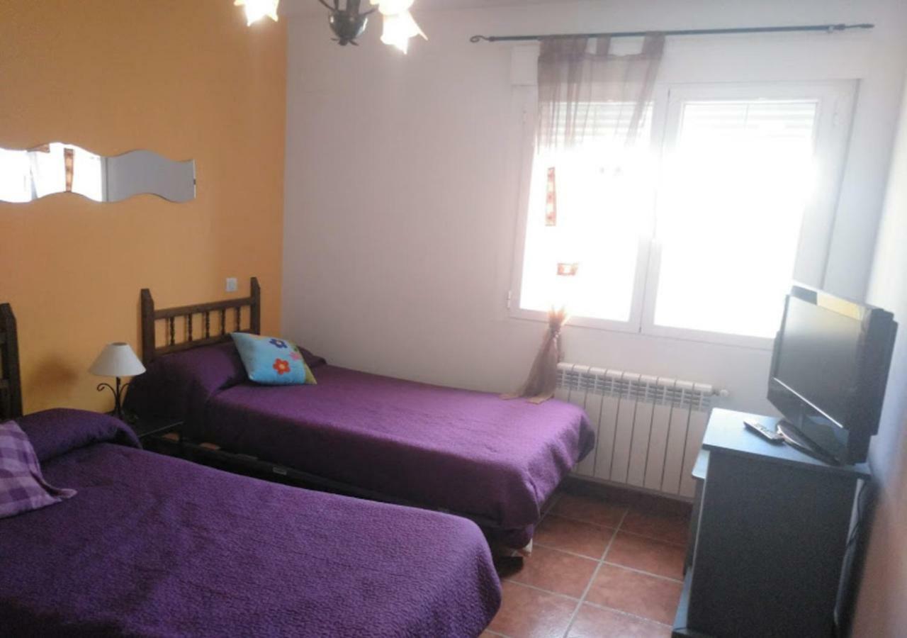 Vila Tiara Vacaciones Nava de la Asuncion Exteriér fotografie